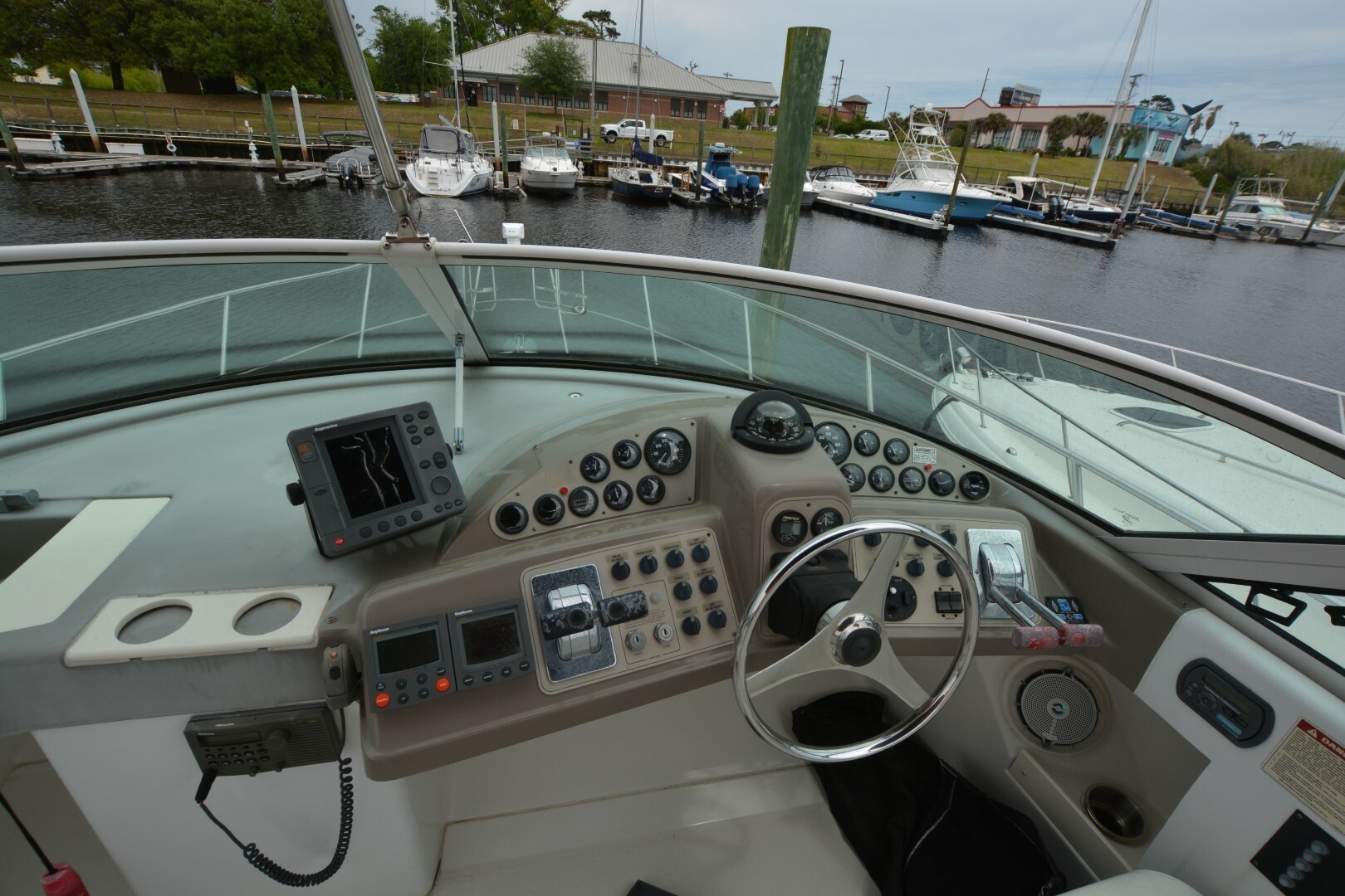2000 Carver 350 Mariner