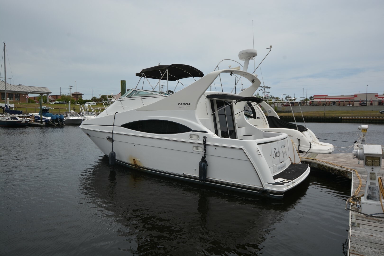 Miss Kitty 35ft Carver Yacht For Sale