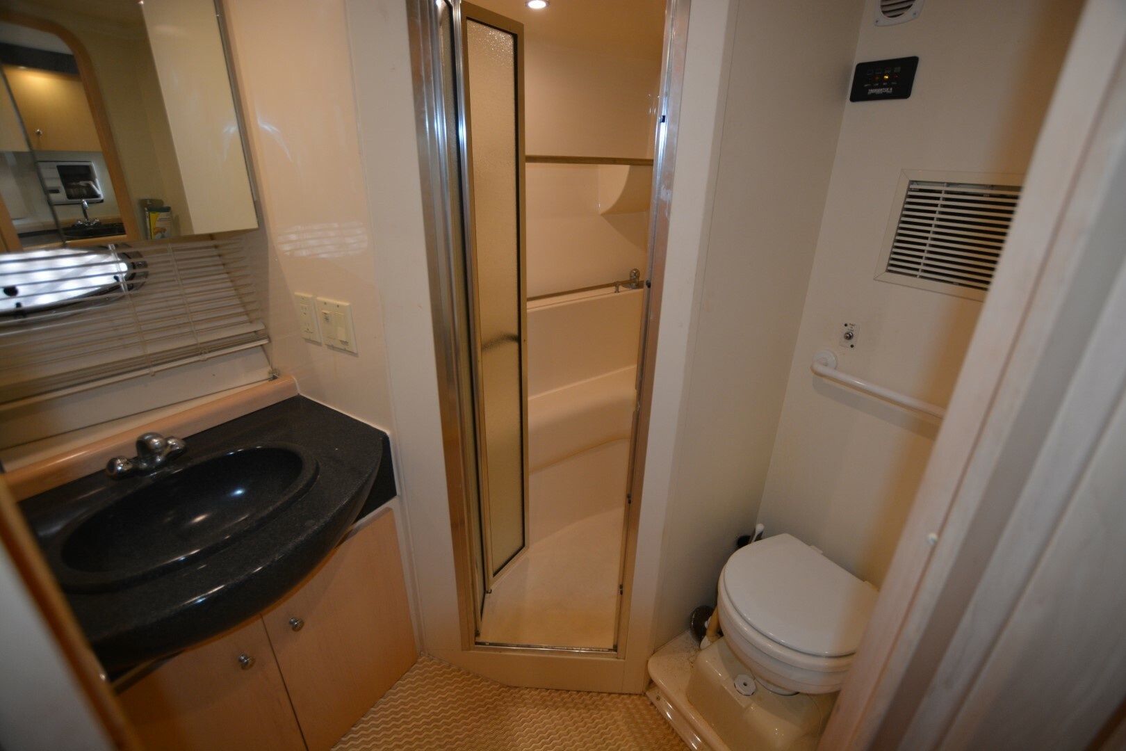 Miss Kitty 35ft Carver Yacht For Sale