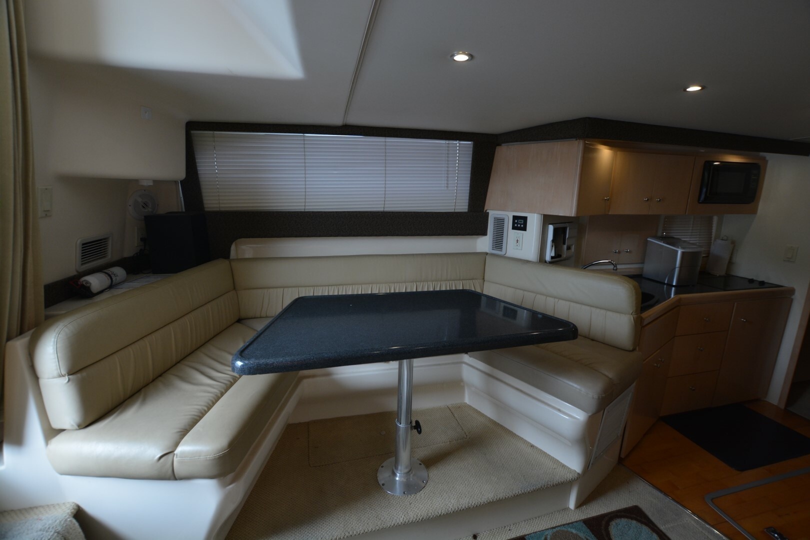Miss Kitty 35ft Carver Yacht For Sale