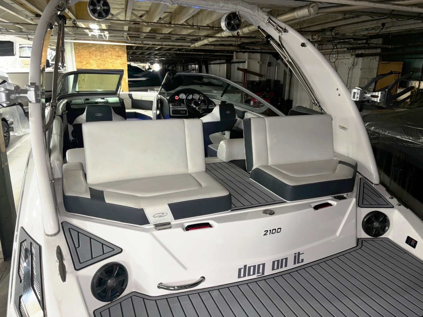 2019 Regal 2100 Bowrider