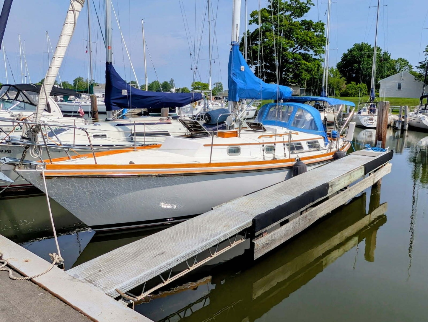 1980 Bristol 35.5 Keel/CB