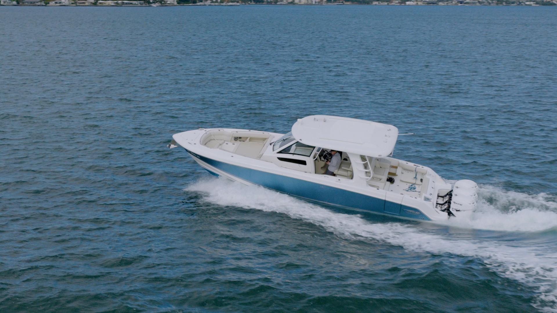 2018 Boston Whaler Outrage