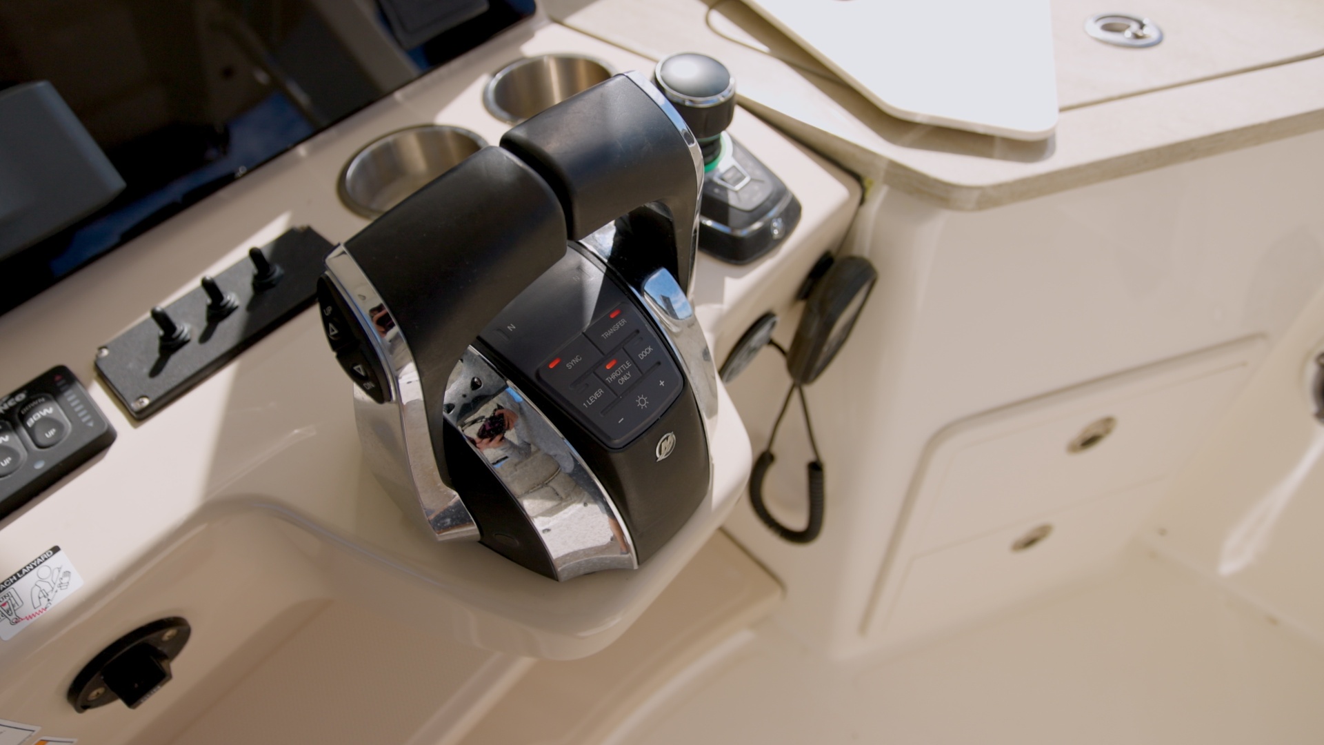2018 Boston Whaler Outrage