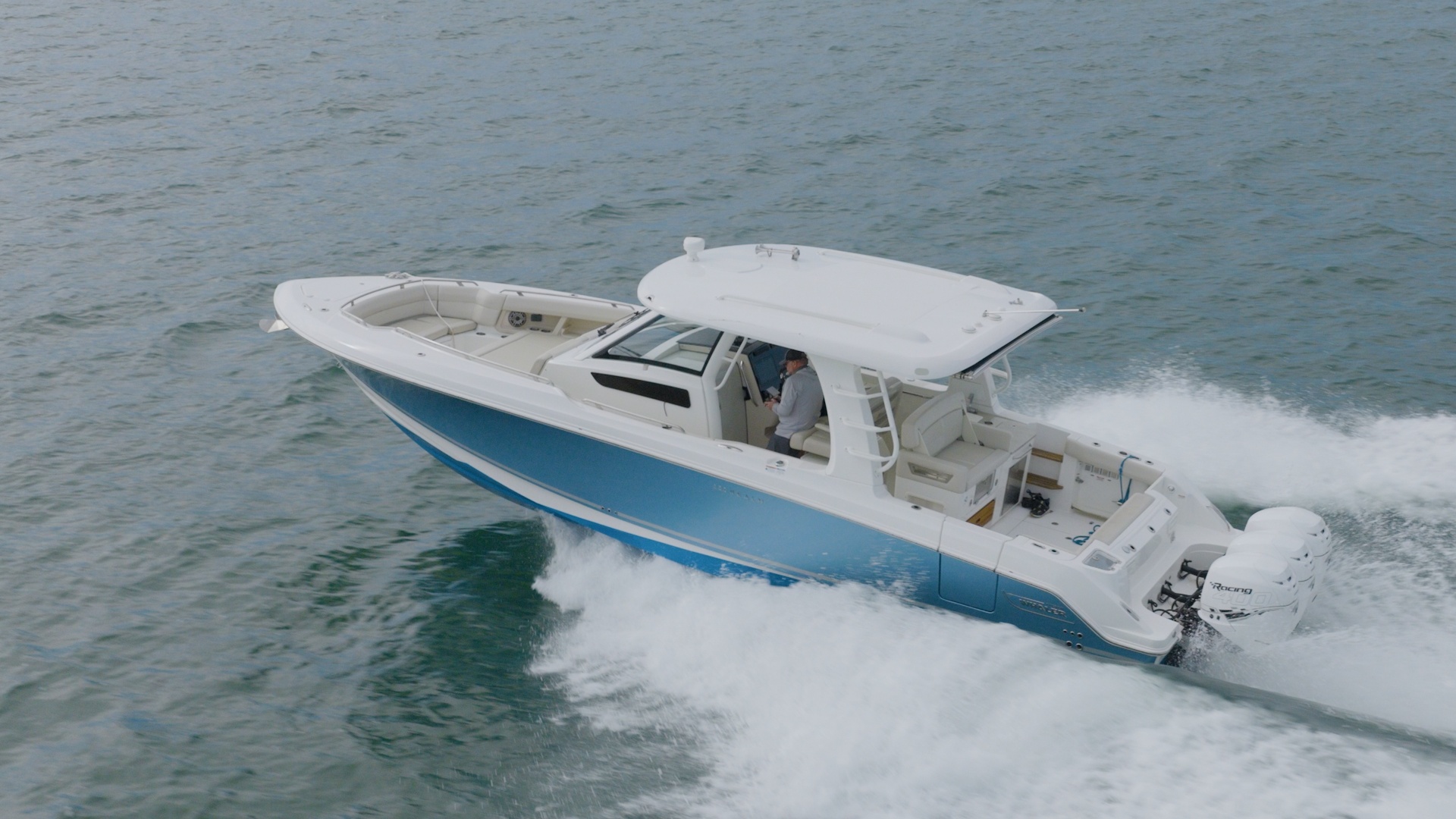 2018 Boston Whaler Outrage