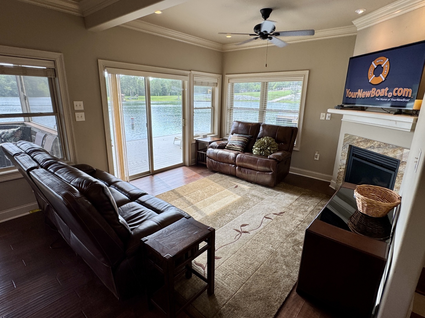 2010 Custom Floating Cabin - Approx 1340sqft