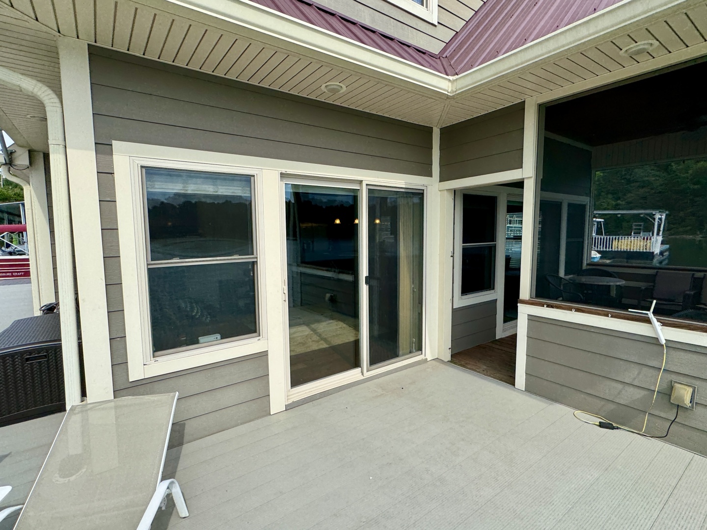 2010 Custom Floating Cabin - Approx 1340sqft