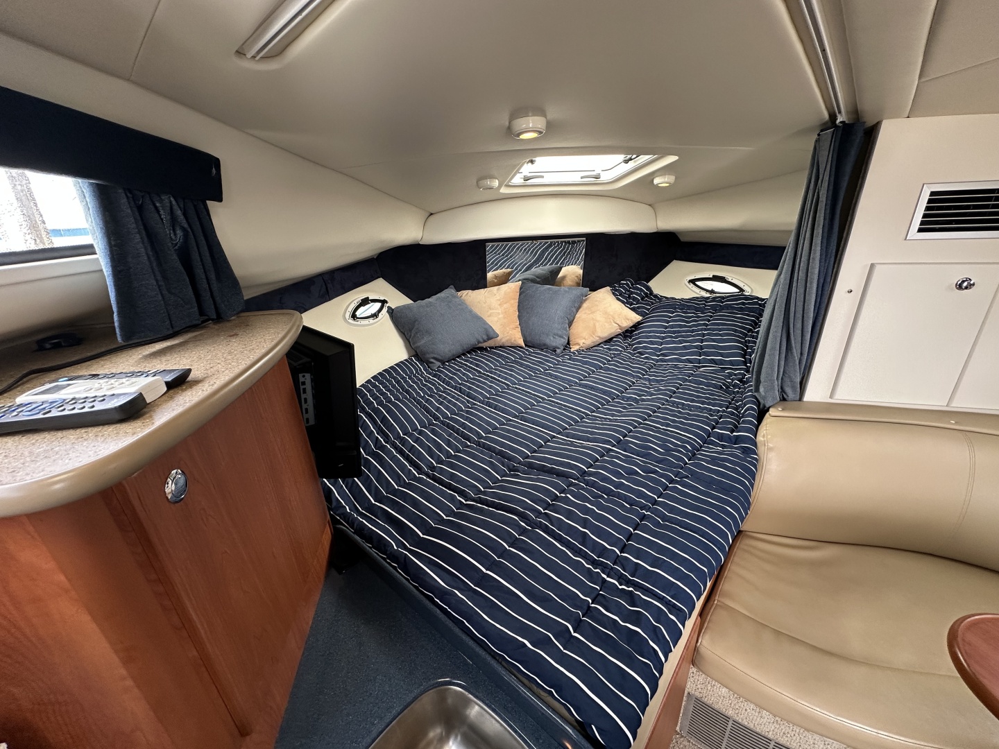 2006 Bayliner 305