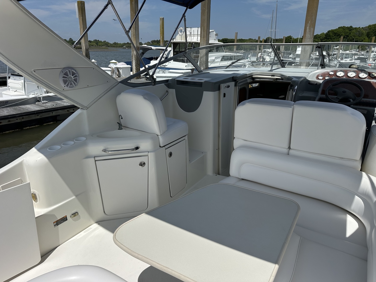 2006 Bayliner 305