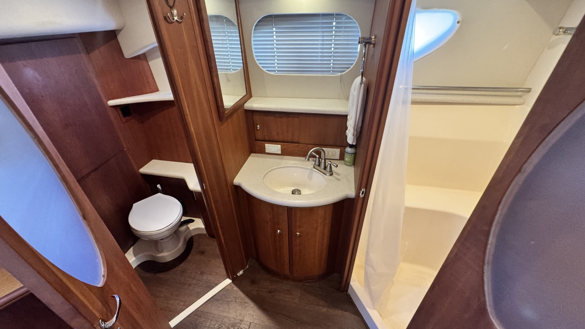 Turn the Paige 43ft Silverton Yacht For Sale