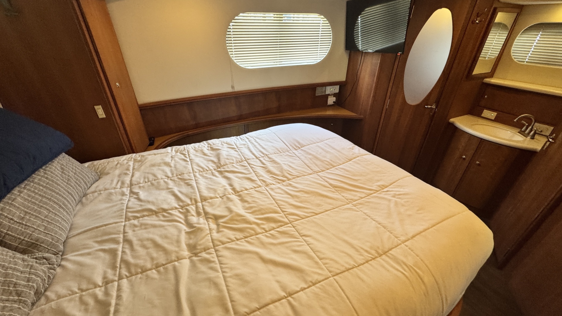 Turn the Paige 43ft Silverton Yacht For Sale