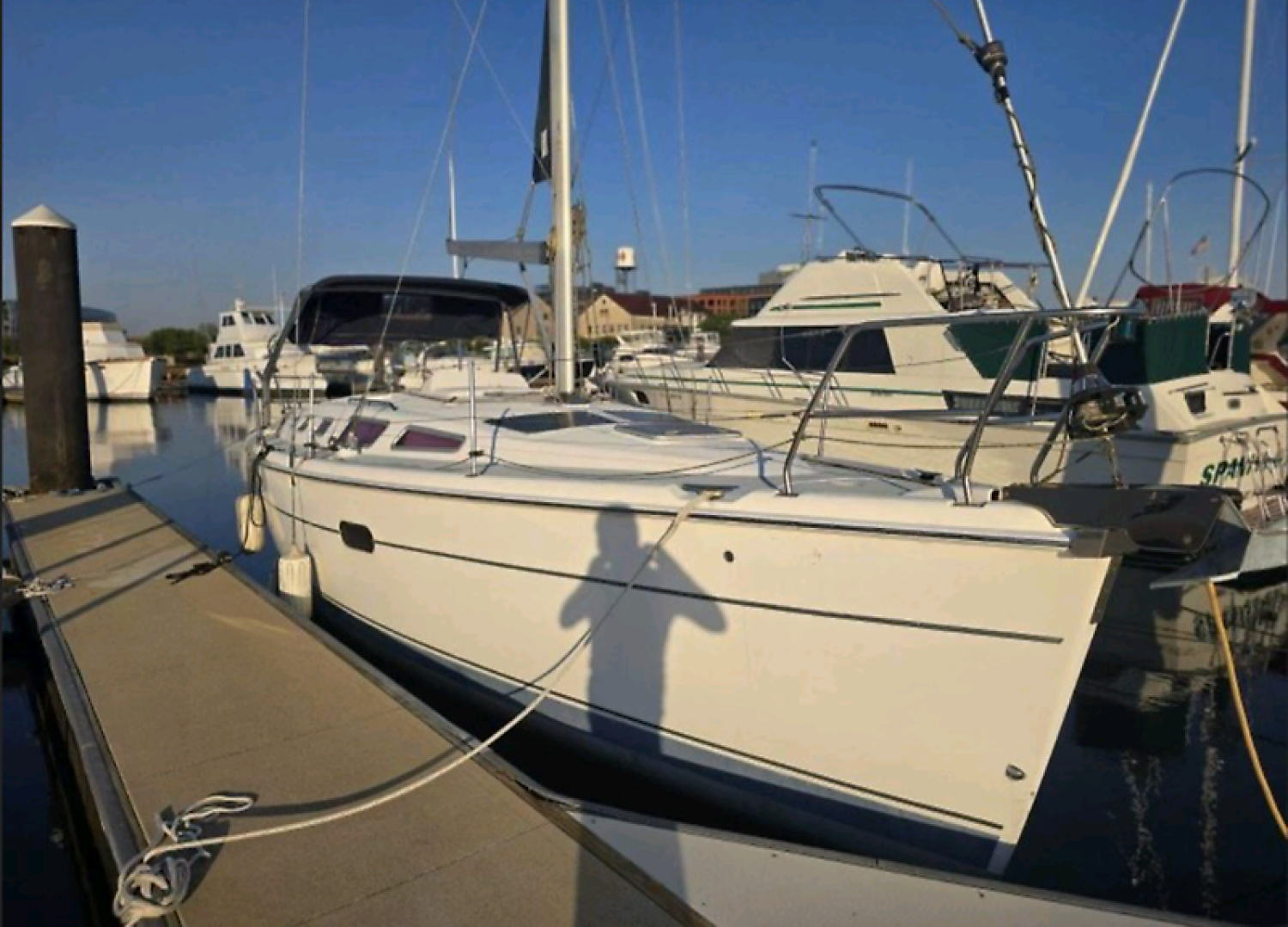2005 Hunter 36