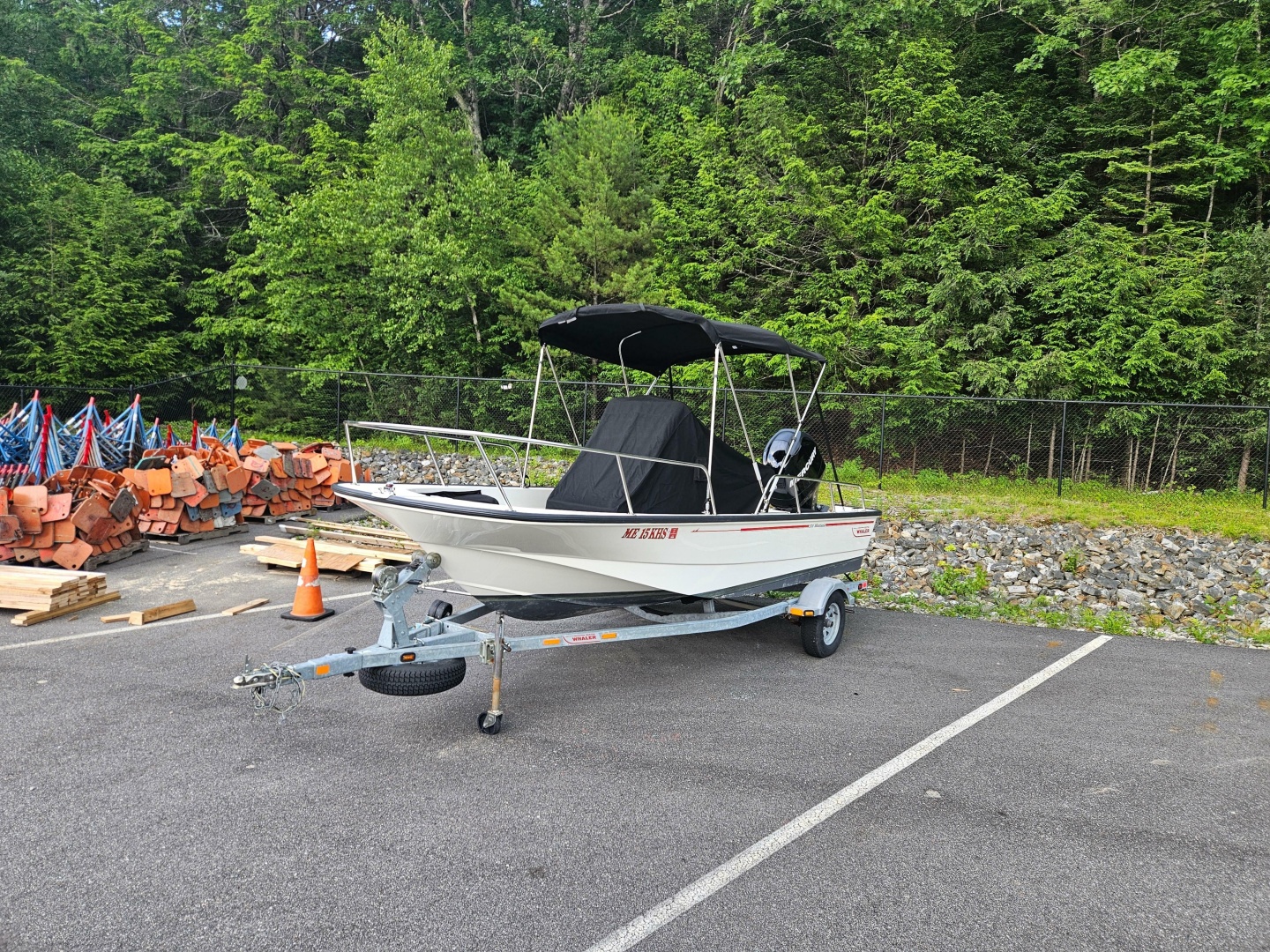 17ft Boston Whaler Yacht For Sale