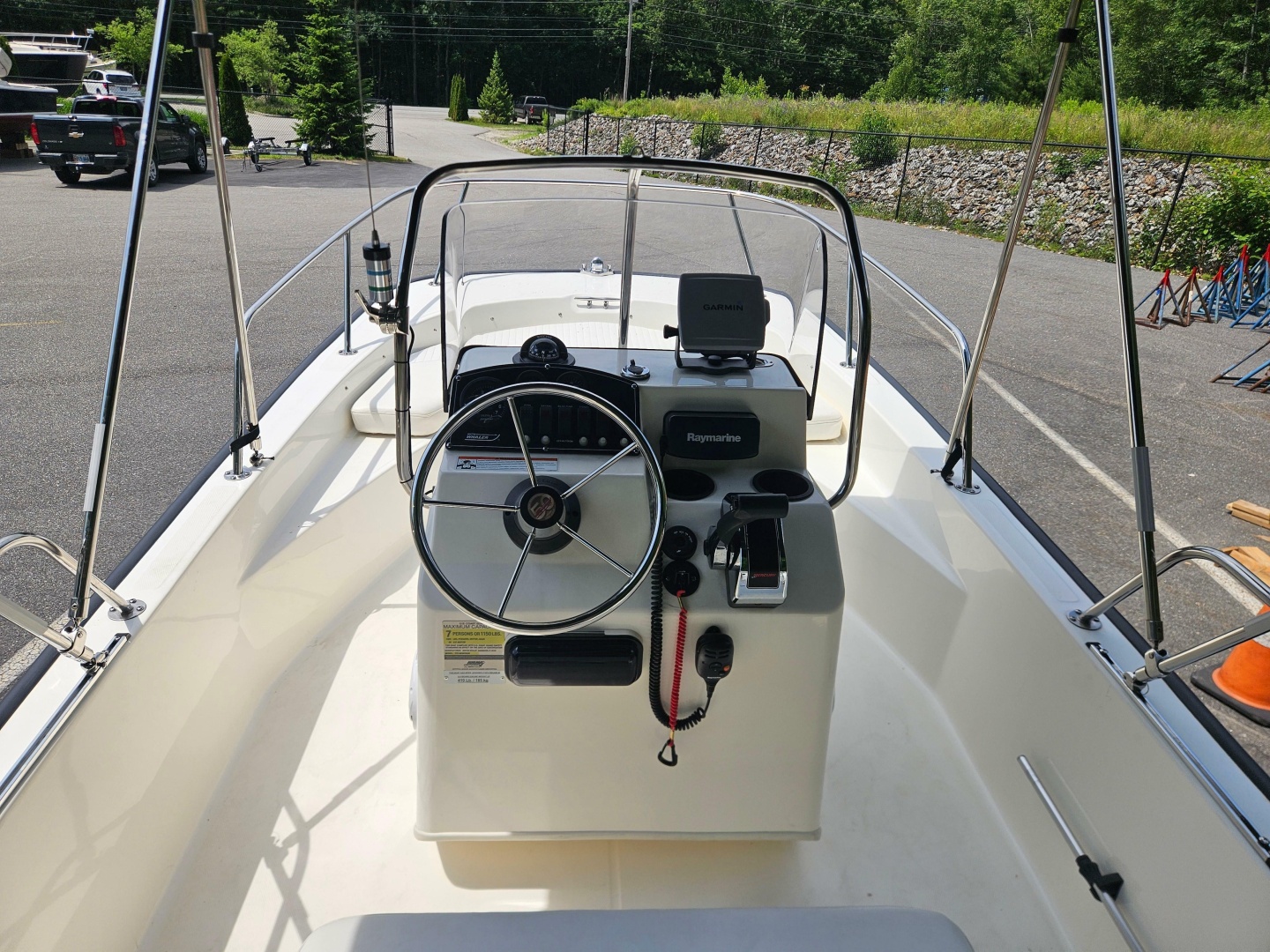 17ft Boston Whaler Yacht For Sale