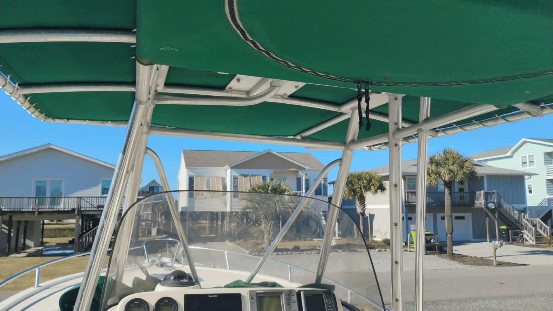 2001 Pursuit 2670 Cuddy Console