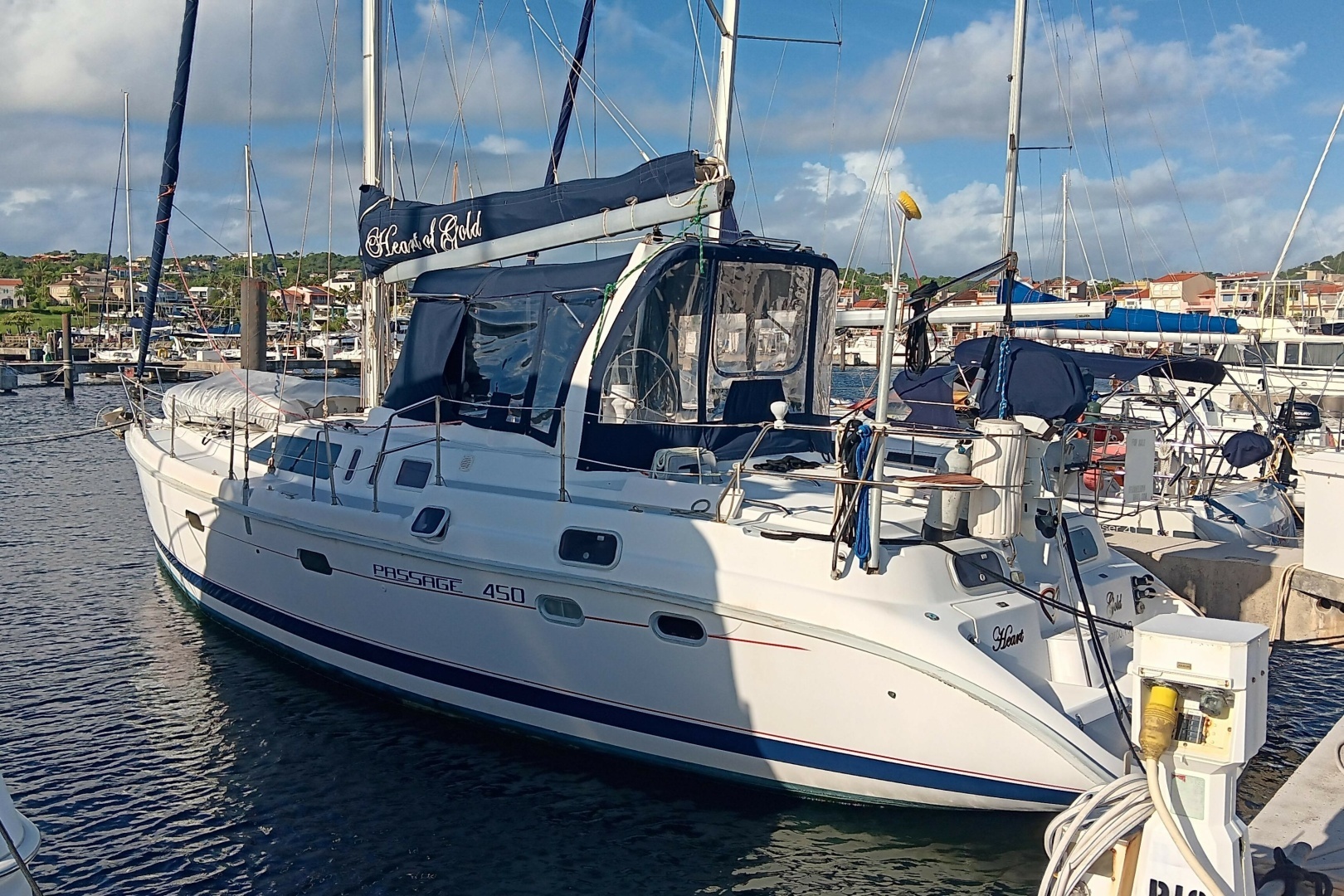 1998 Hunter Passage 450 "Heart of Gold"