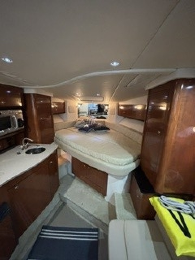 GAELIC STORM 31ft Sea Ray Yacht For Sale