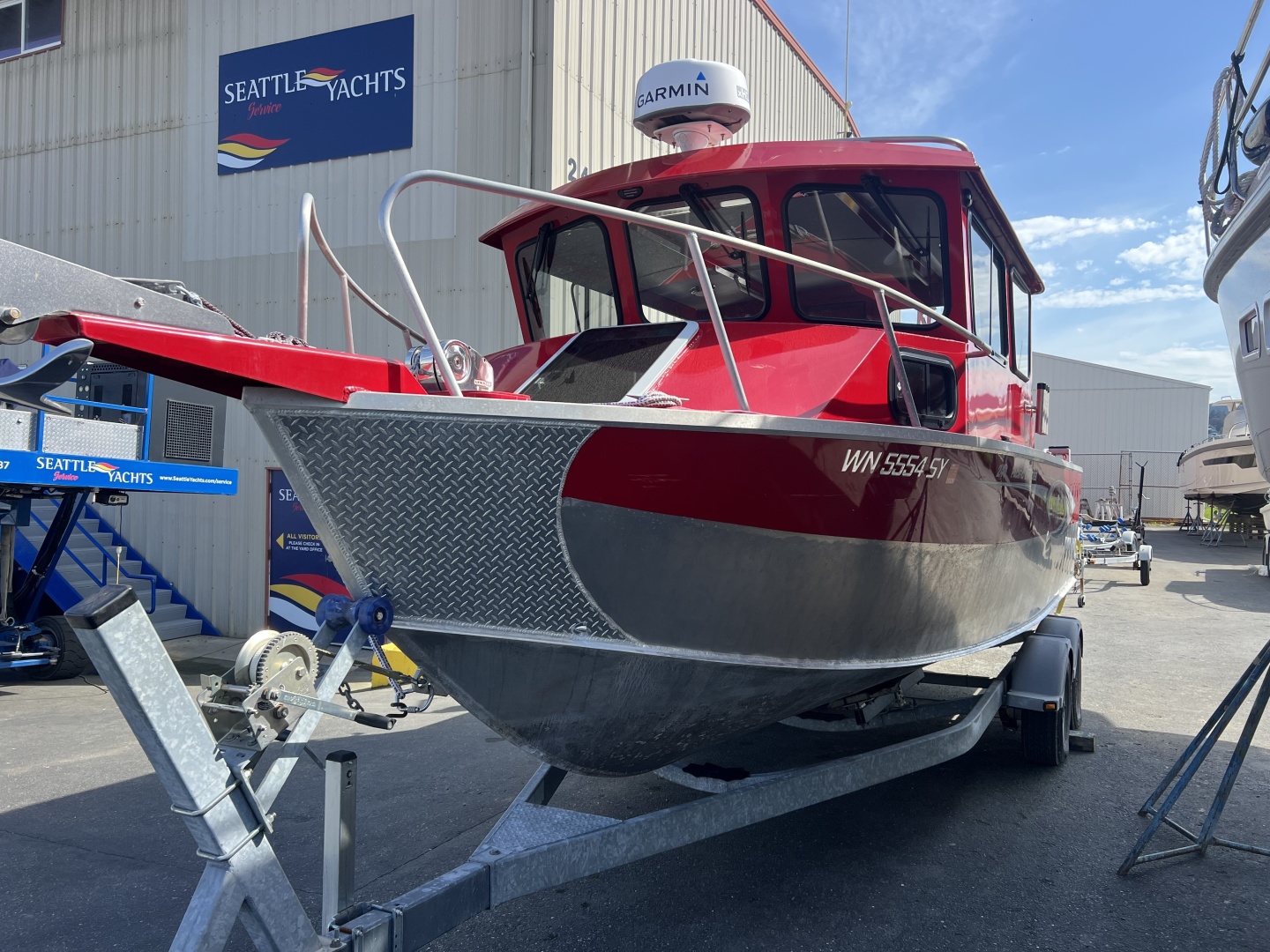 24ft Hewescraft Yacht For Sale