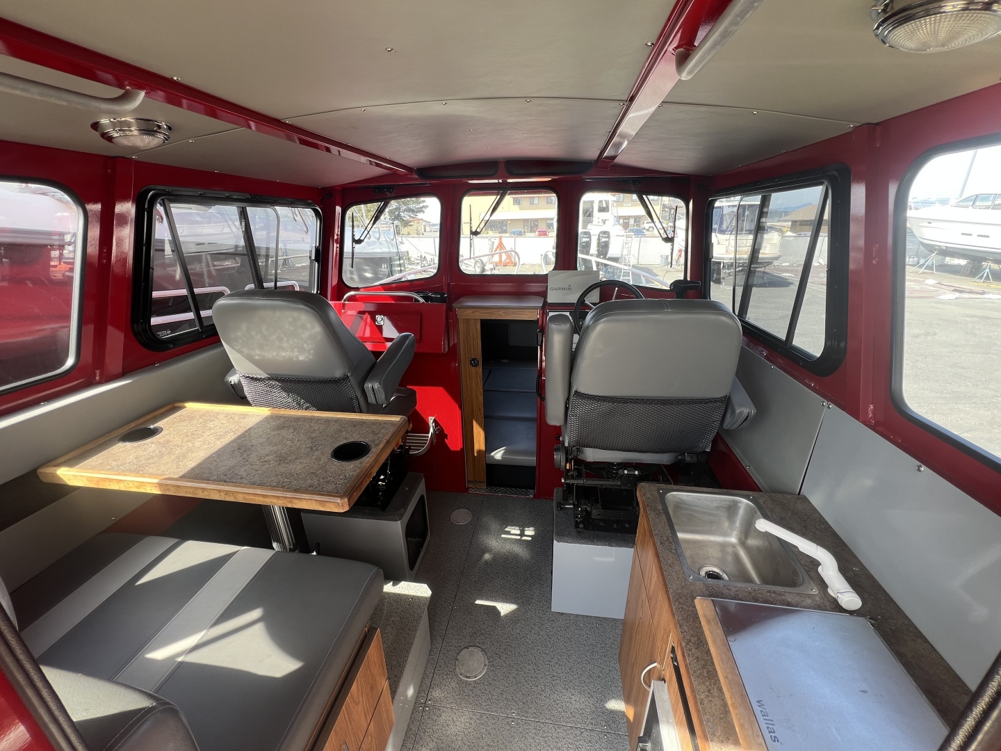 24ft Hewescraft Yacht For Sale