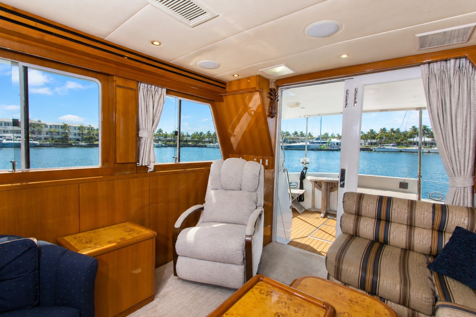 2003 Jefferson 57 Pilothouse