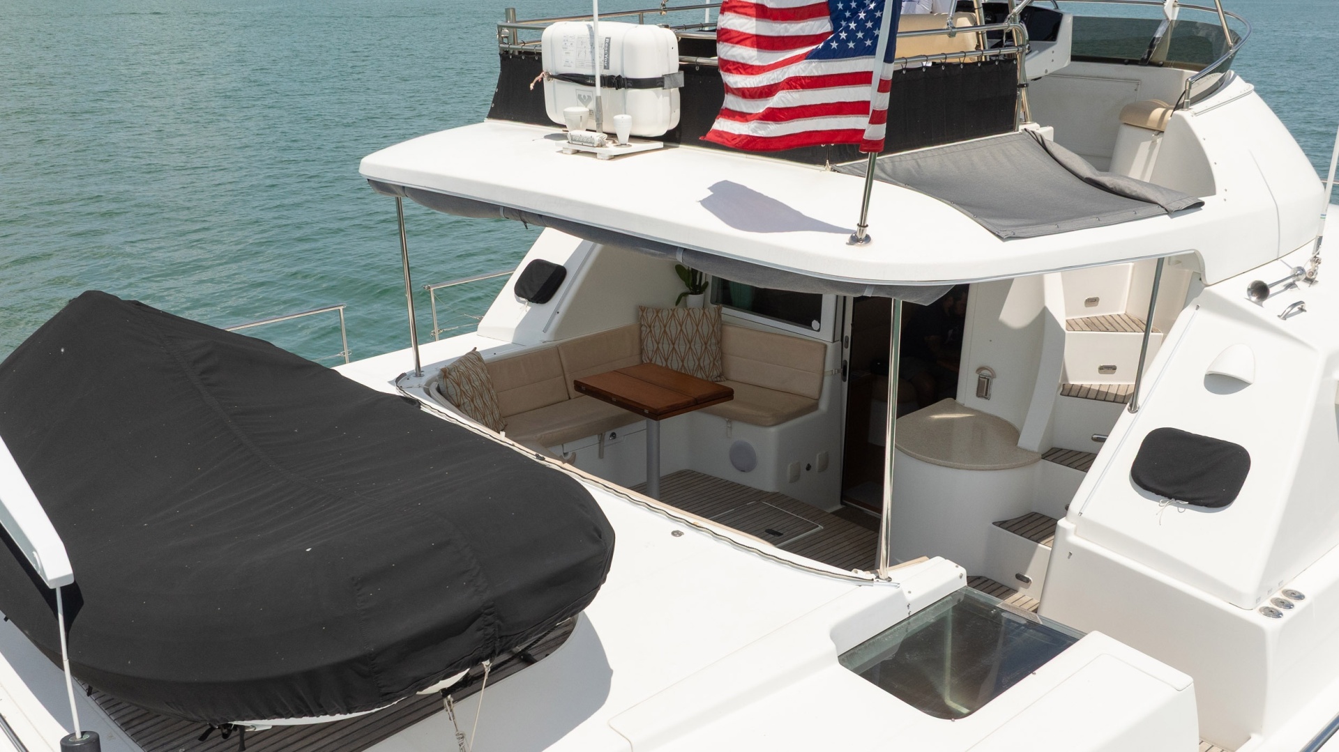 2005 Lagoon Power 43