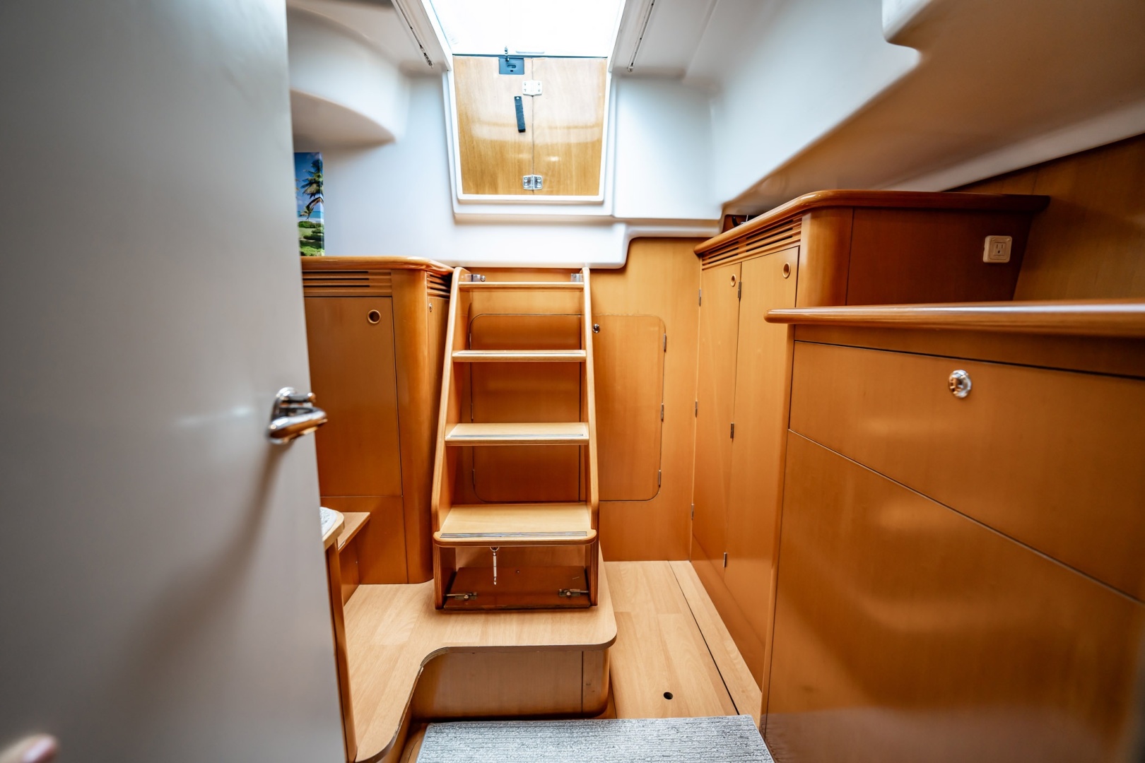 2005 Lagoon Power 43