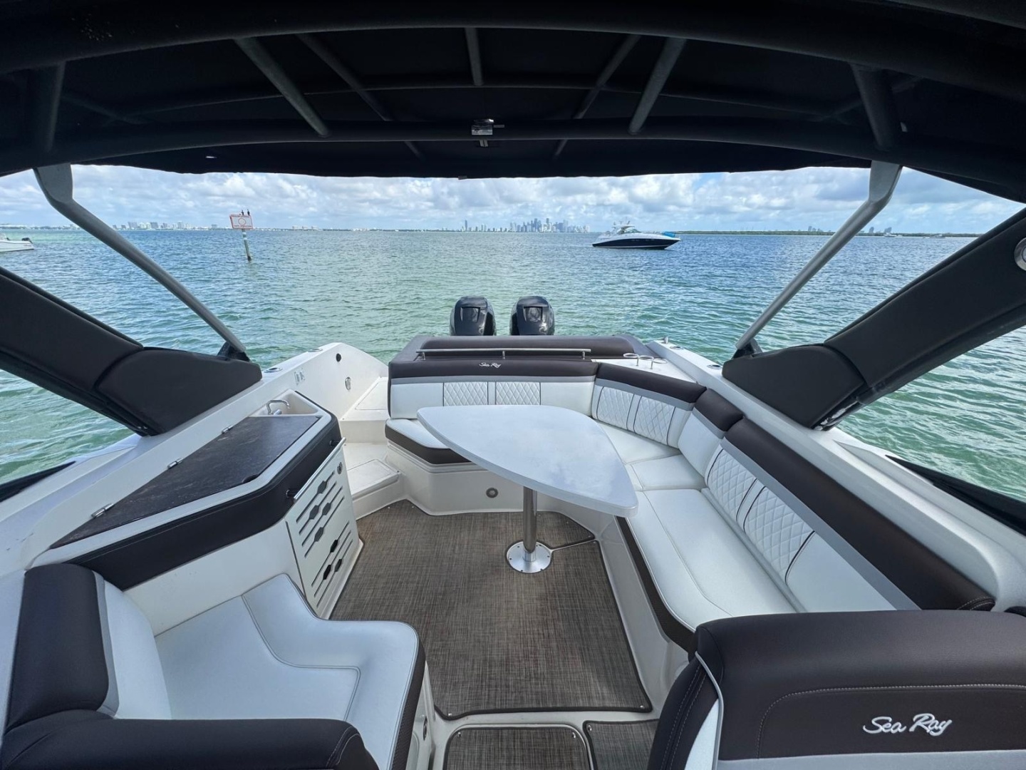 31ft Sea Ray Yacht For Sale