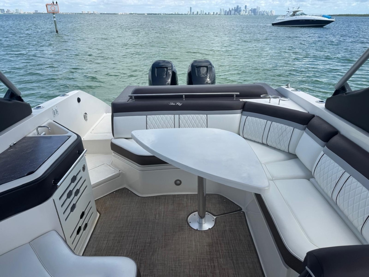 31ft Sea Ray Yacht For Sale