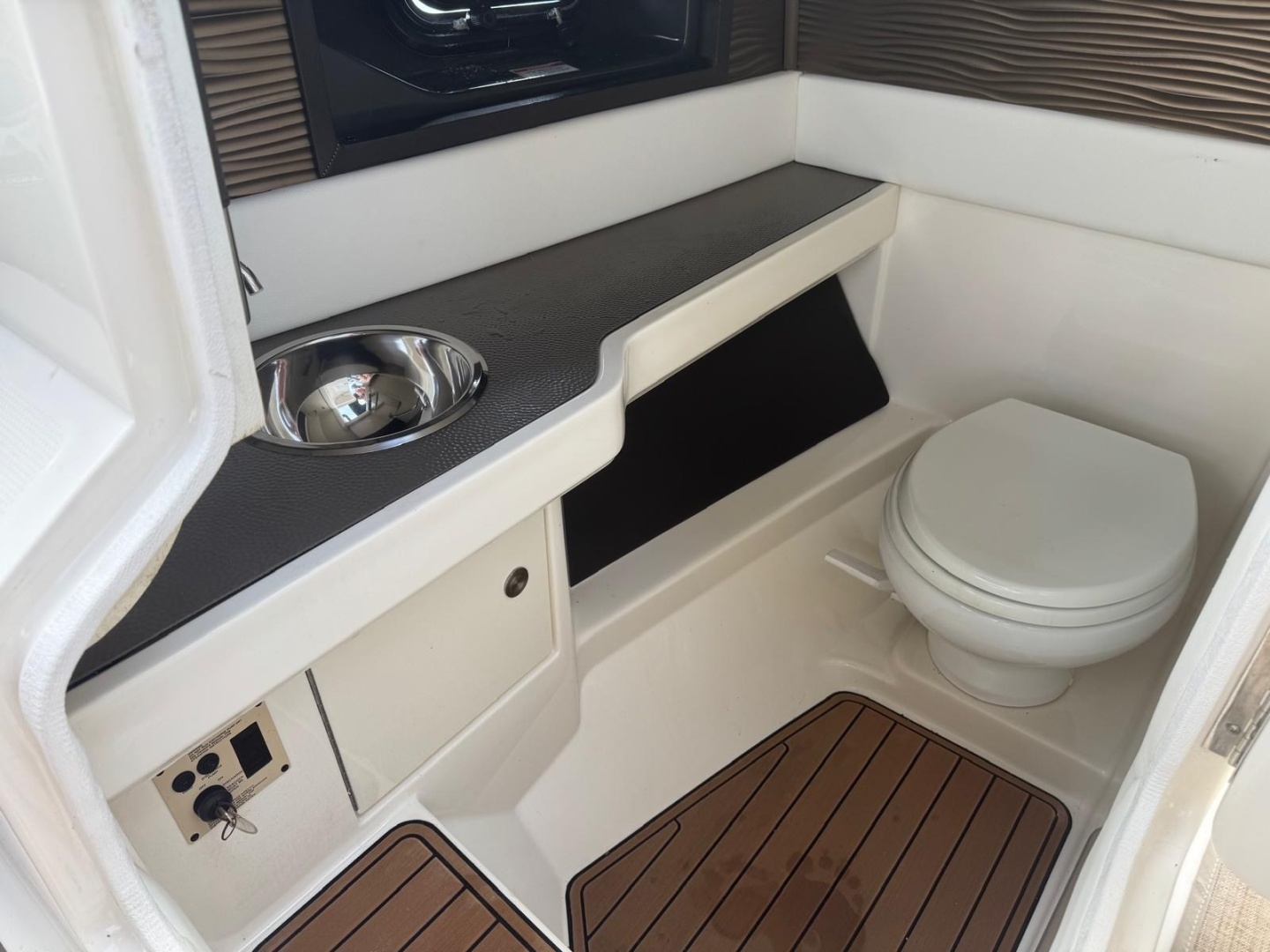 31ft Sea Ray Yacht For Sale