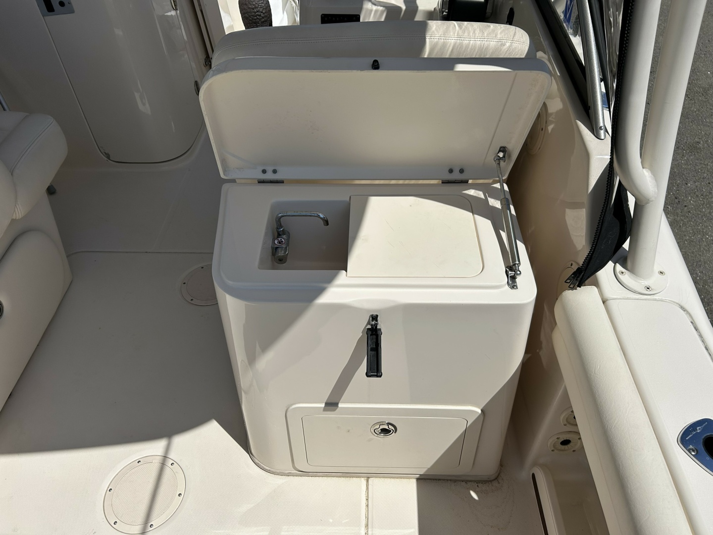 25ft Grady White Yacht For Sale