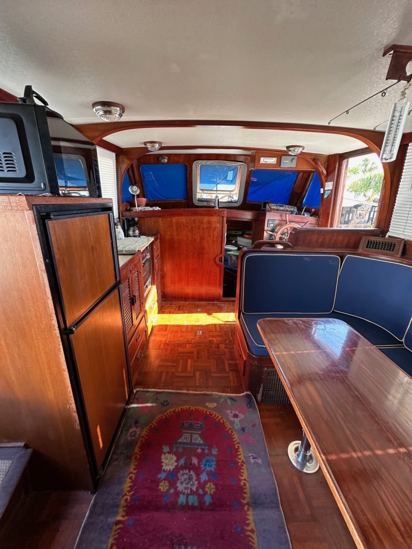 36ft Albin Yacht For Sale