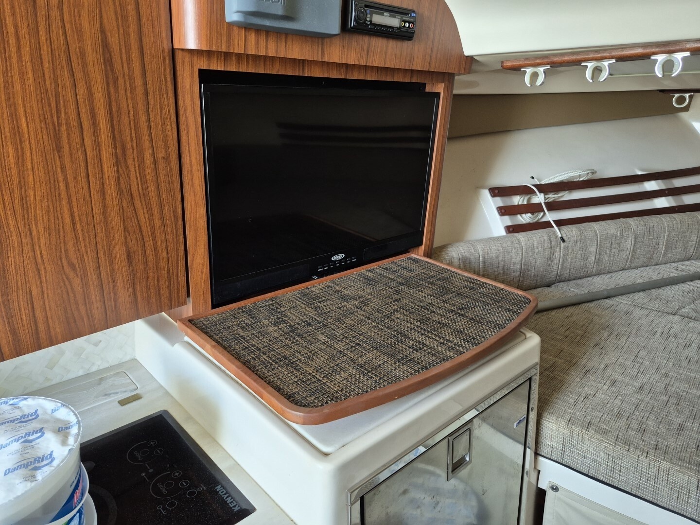 2018 Grady-White 330 Express