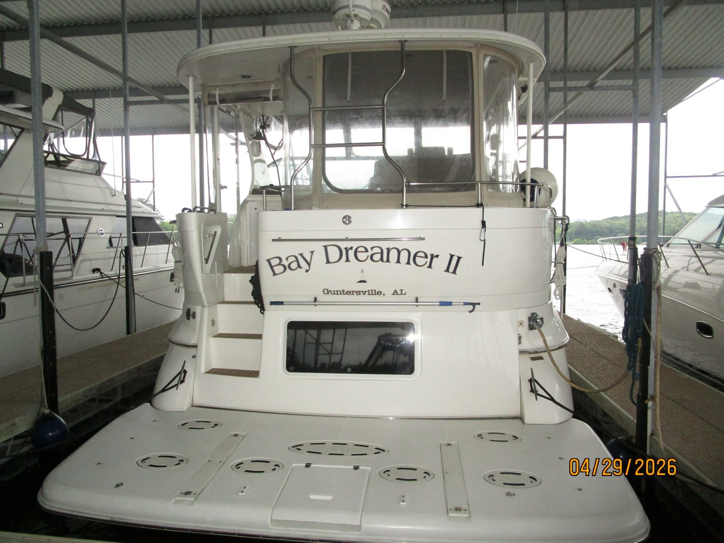 44' Cruisers aft profile