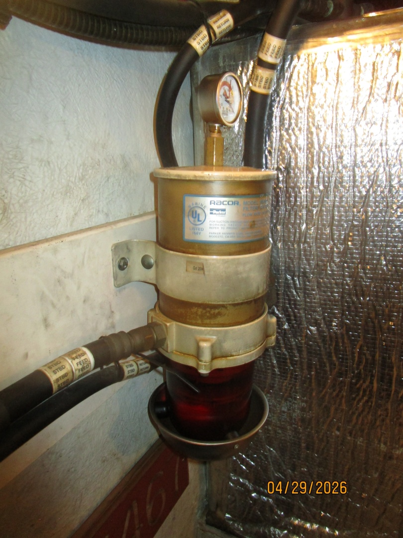 44' Cruisers starboard Racor fuel filter