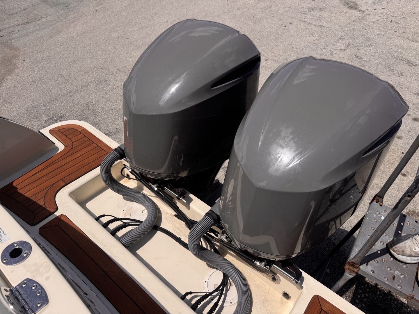 30ft Chris Craft Yacht For Sale