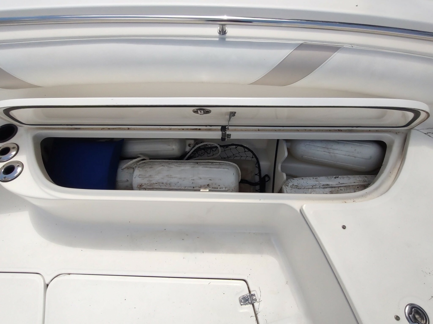 2006 Boston Whaler 320 Outrage