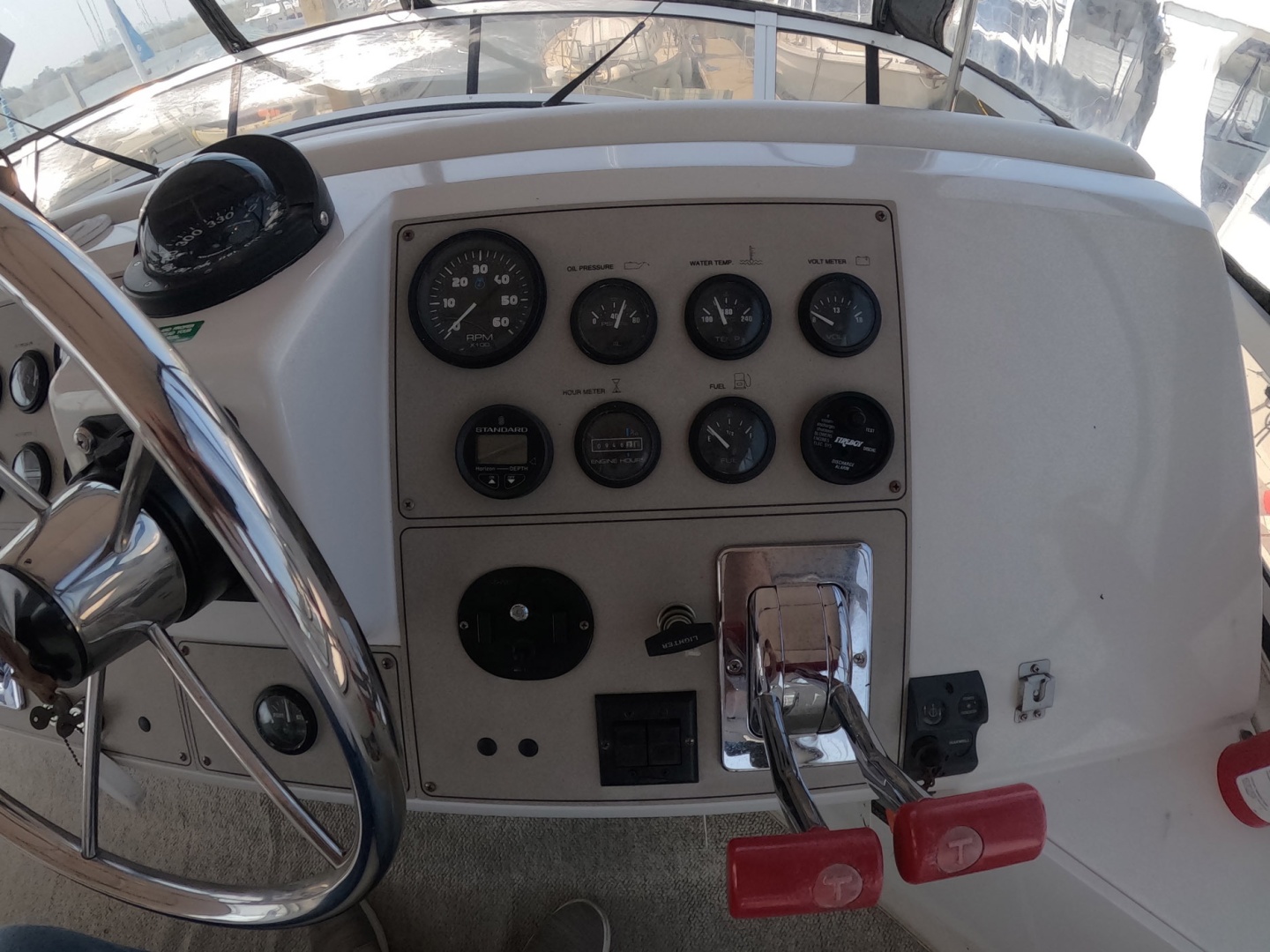 BRITER HORIZON 40ft Carver Yacht For Sale