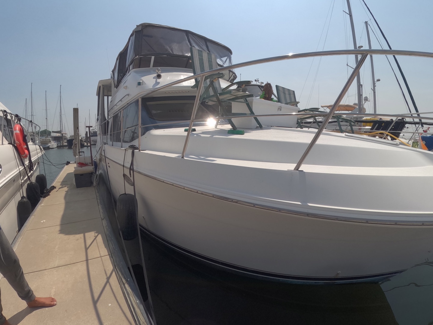 BRITER HORIZON 40ft Carver Yacht For Sale