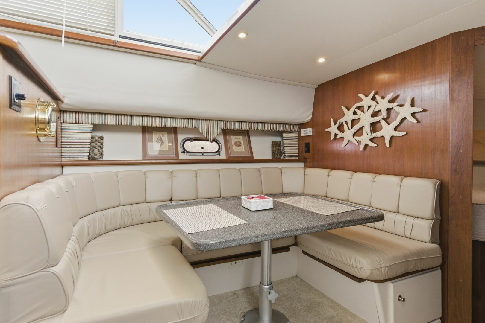 44ft Carver Yacht For Sale