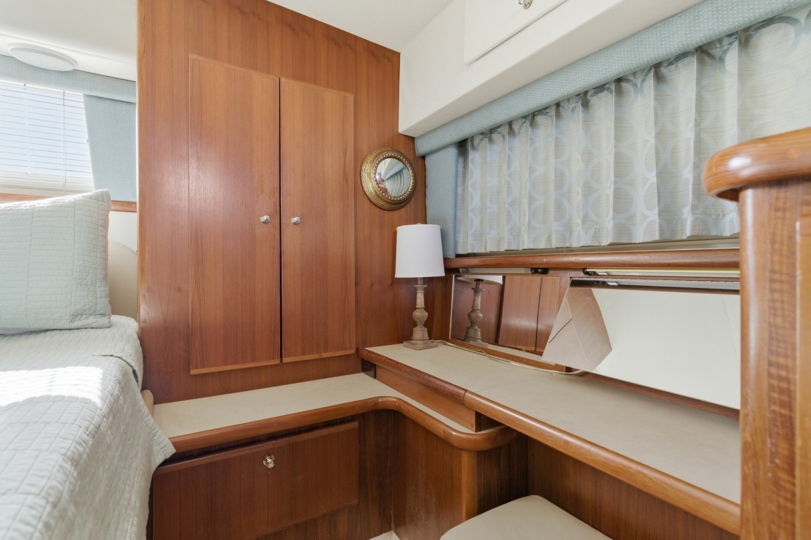 44ft Carver Yacht For Sale