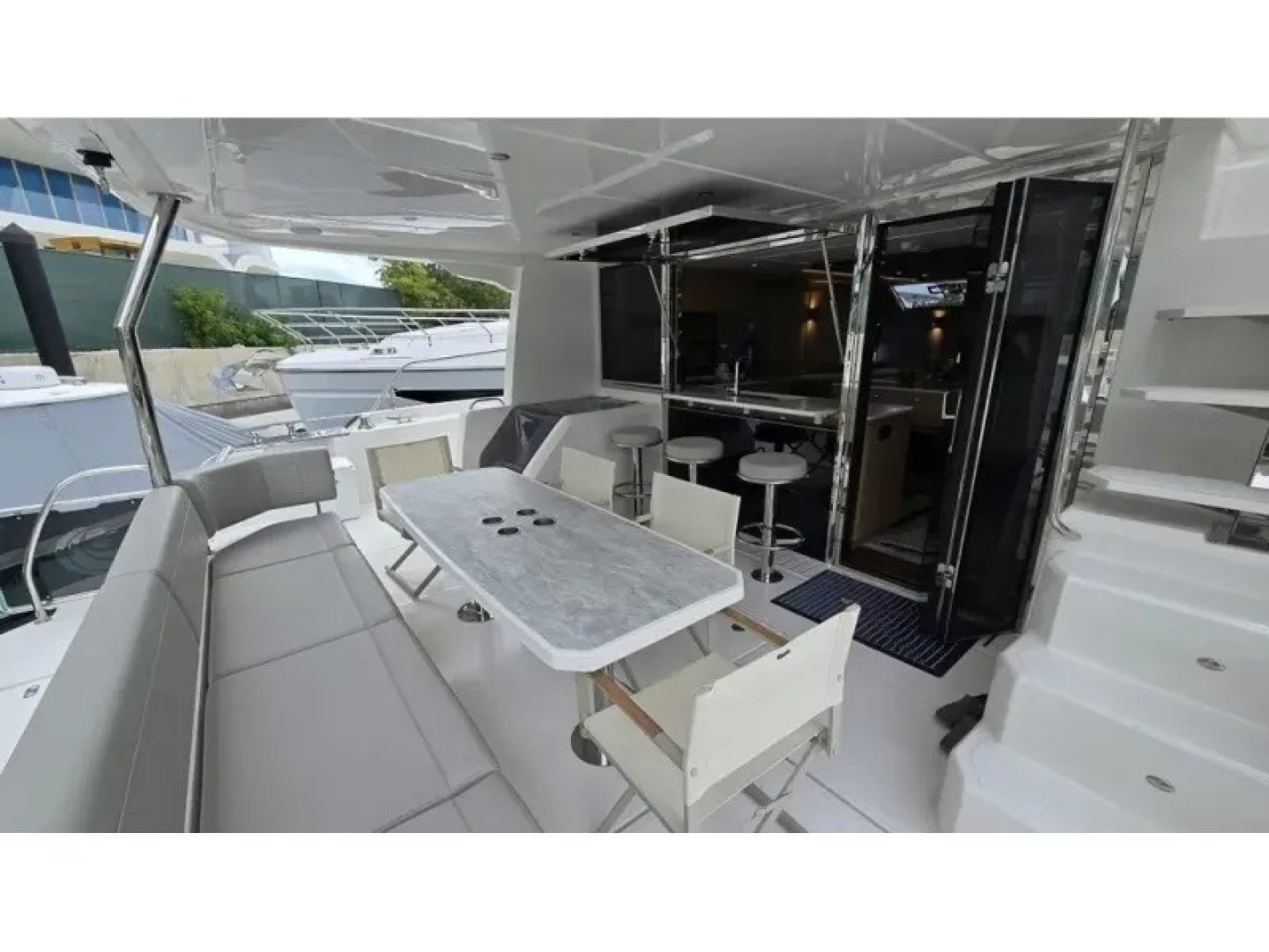 2025 Aquila 54 YACHT