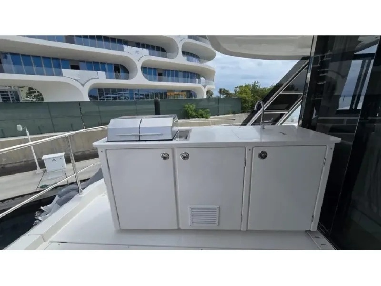 2025 Aquila 54 YACHT