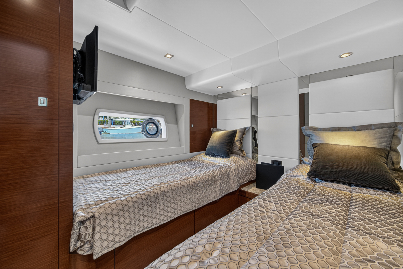 2021 Ocean Alexander 70E