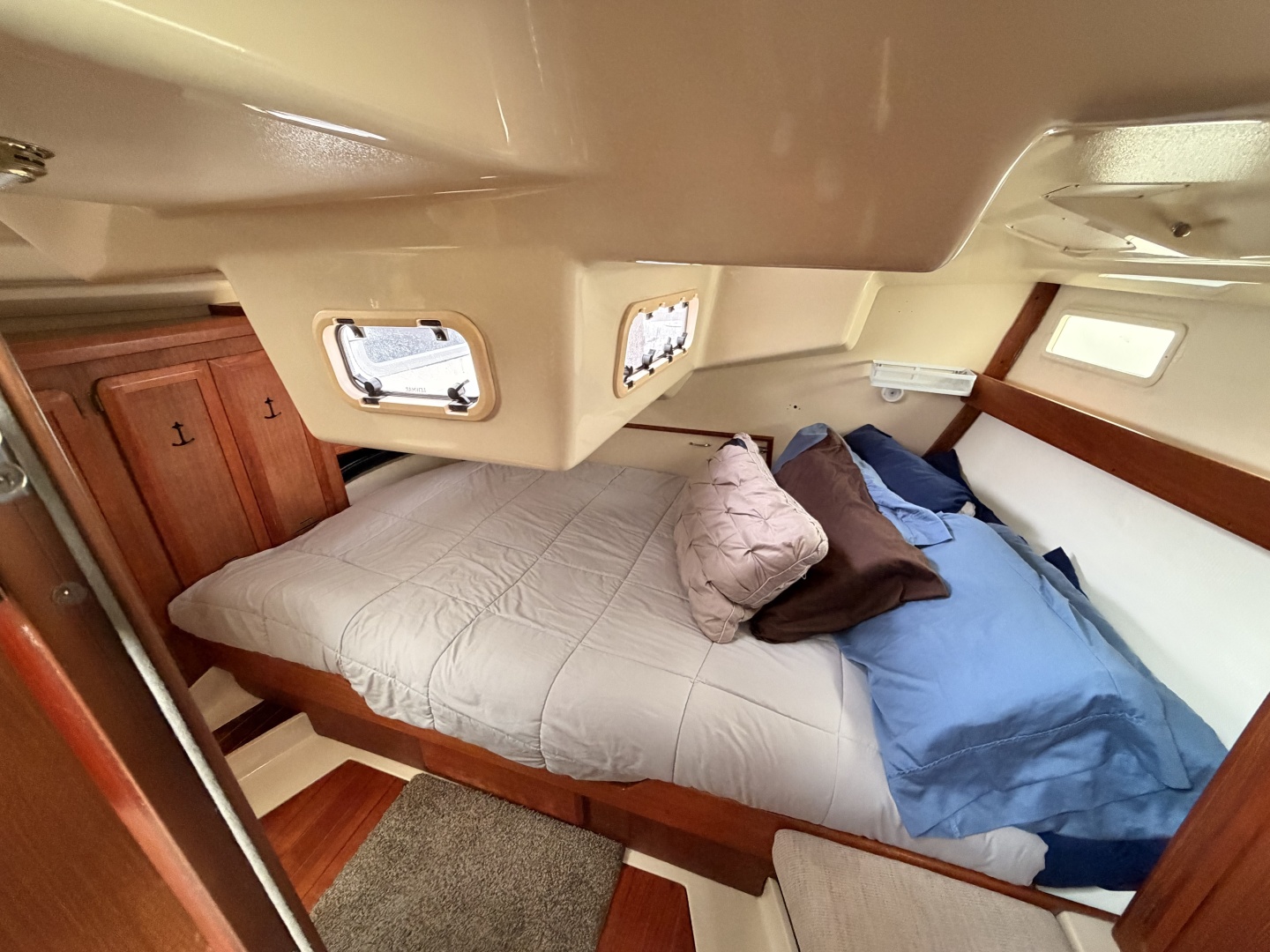 Huge full-beam aft berth