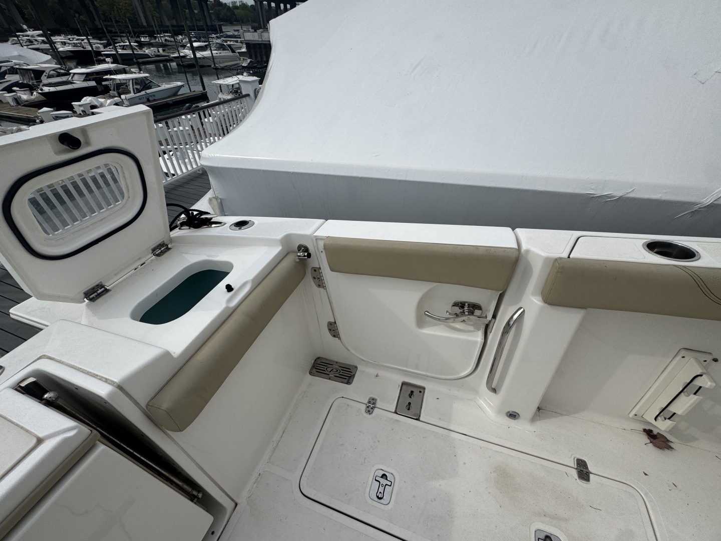 2019 Pursuit S 328 Sport