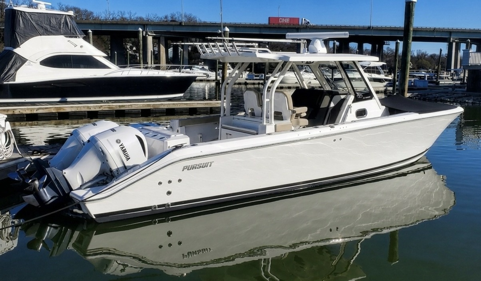 2019 Pursuit S 328 Sport