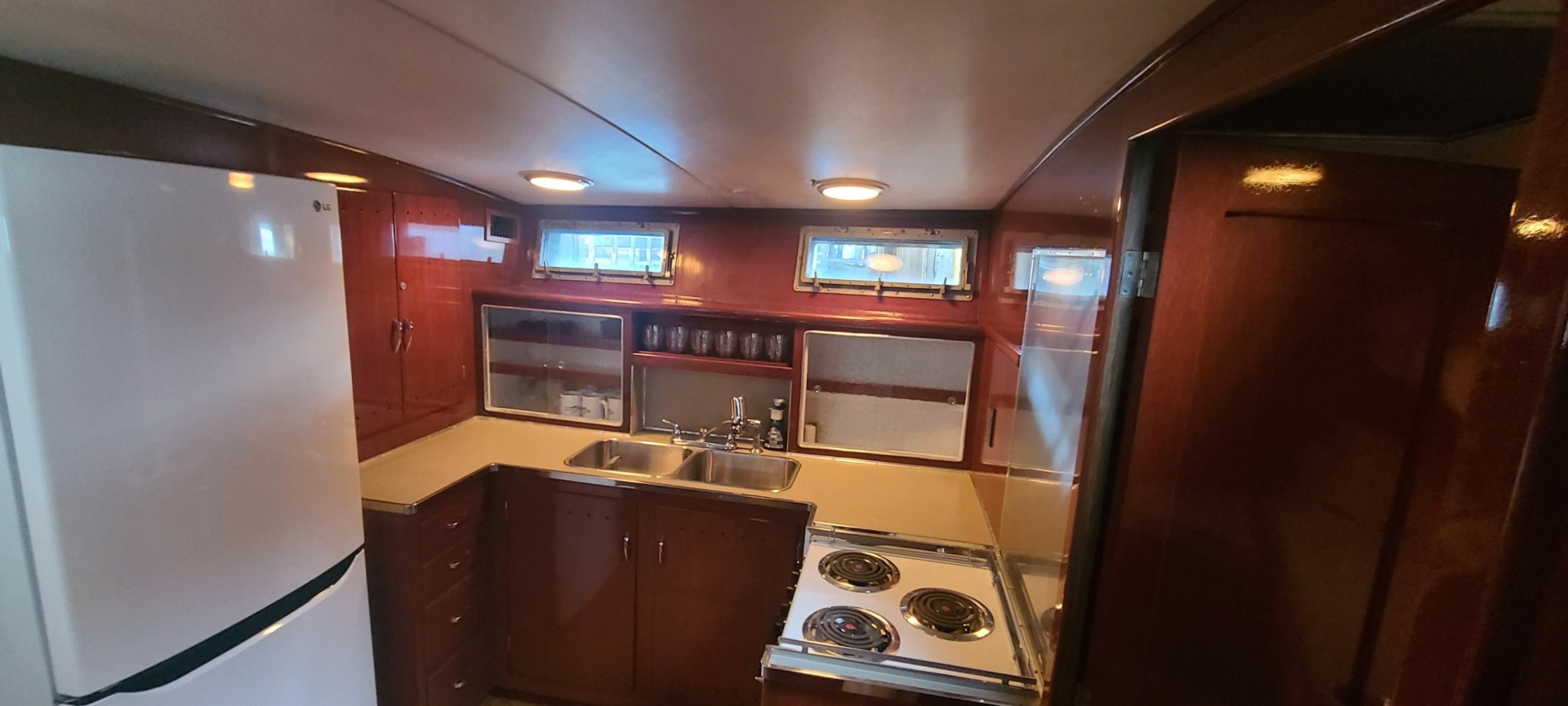 DANAMITE 58ft Chris Craft Yacht For Sale