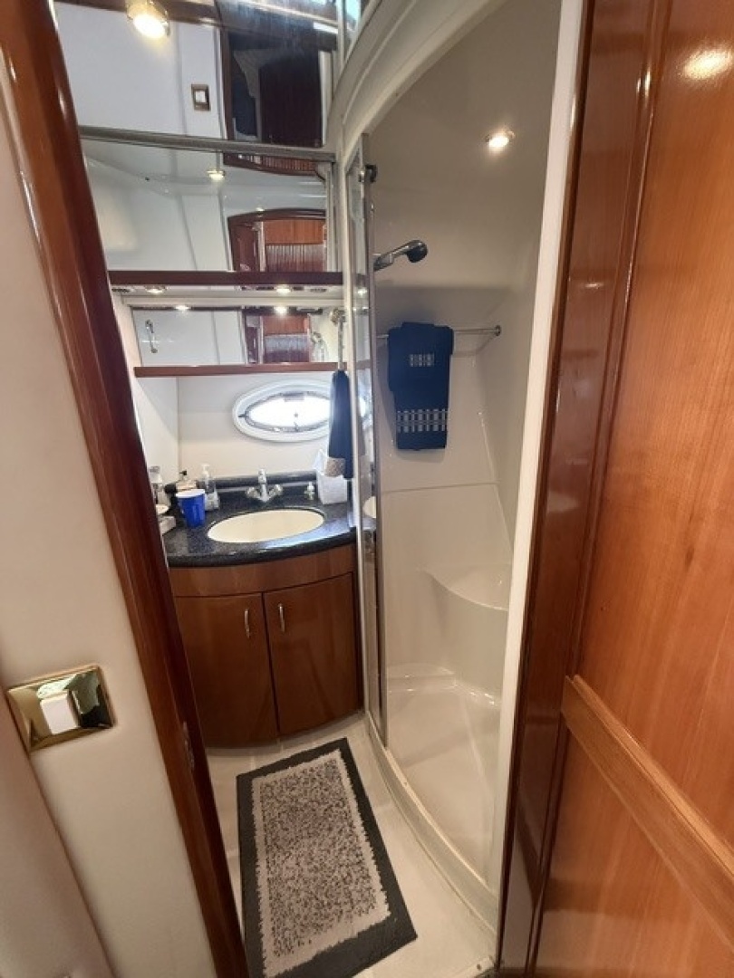 2005 Carver 46 Voyager