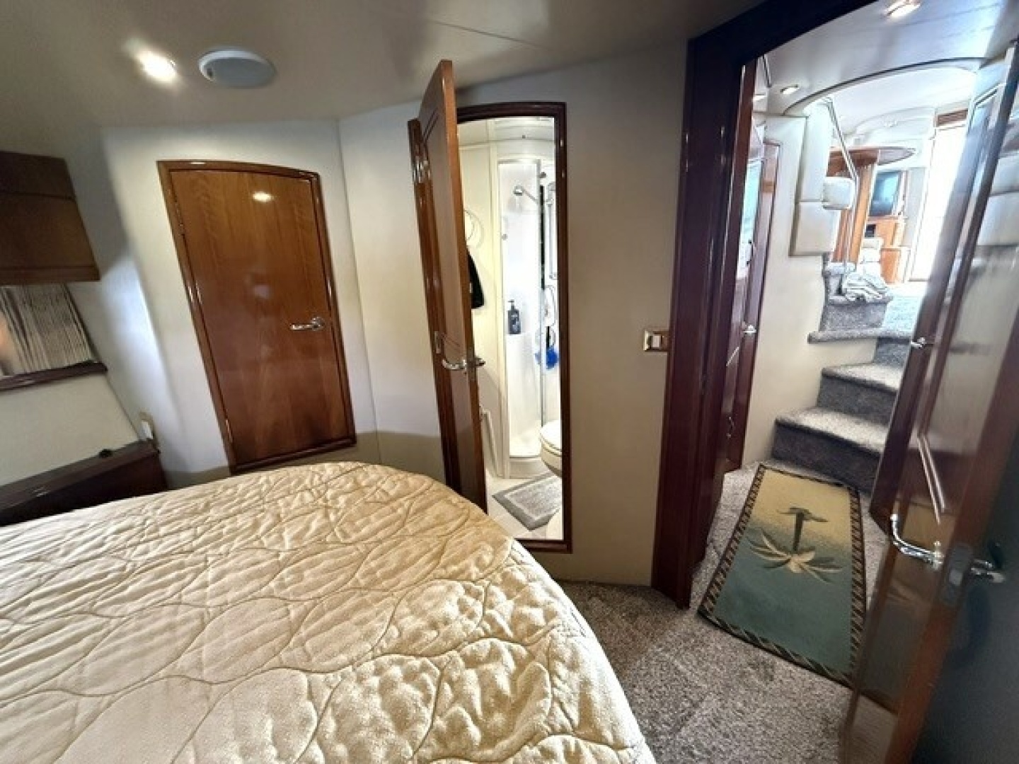2005 Carver 46 Voyager