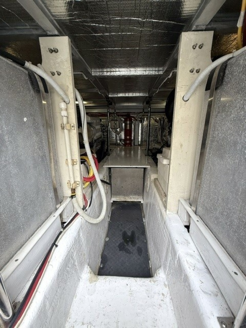 2005 Carver 46 Voyager